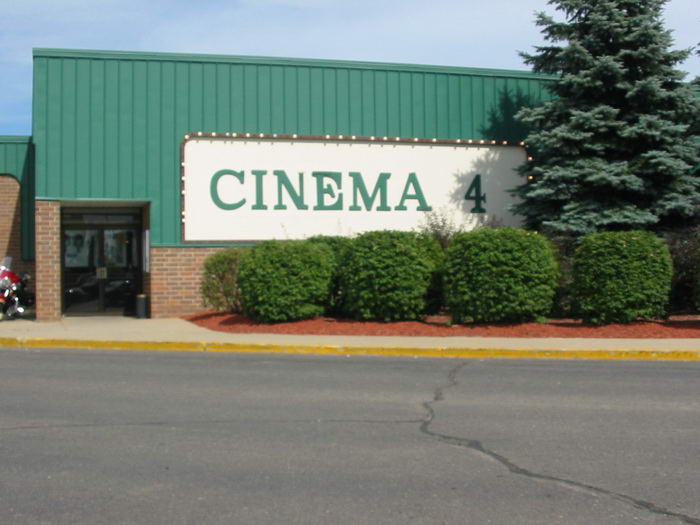 Cinema 4 - JULY 2002 ENTRANCE